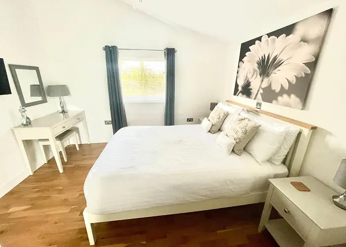 The Applewood Lodge